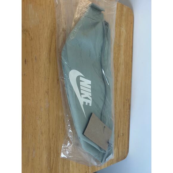 Nike Heritage Waistpack 3L - Light Green NWT - Picture 5 of 7